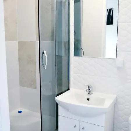 Astra - Aparthotel *