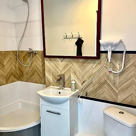 Astra Aparthotel 3*
