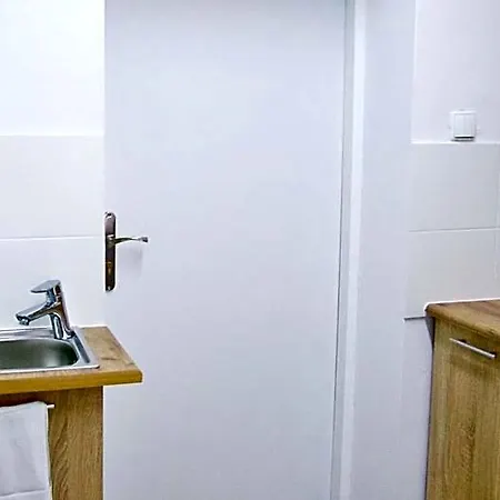 Astra Aparthotel 3*