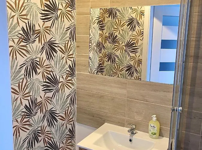 Апарт-отель Astra - 3*